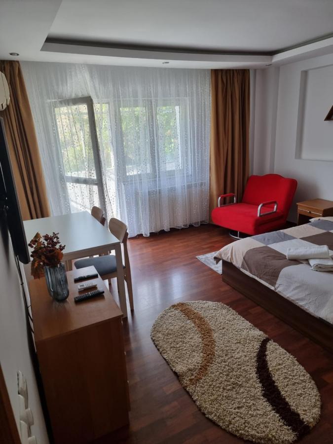 Appartement Charming And Intimate Getaway In Bucharest - Near Unirii Square Extérieur photo